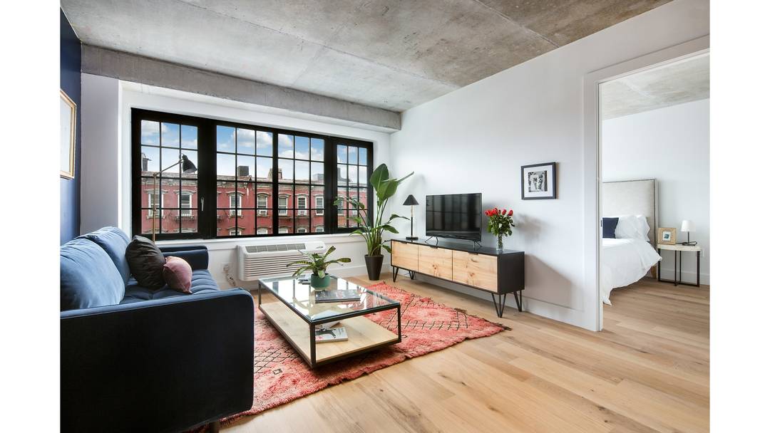 2 bedroom residence with large private terrace !