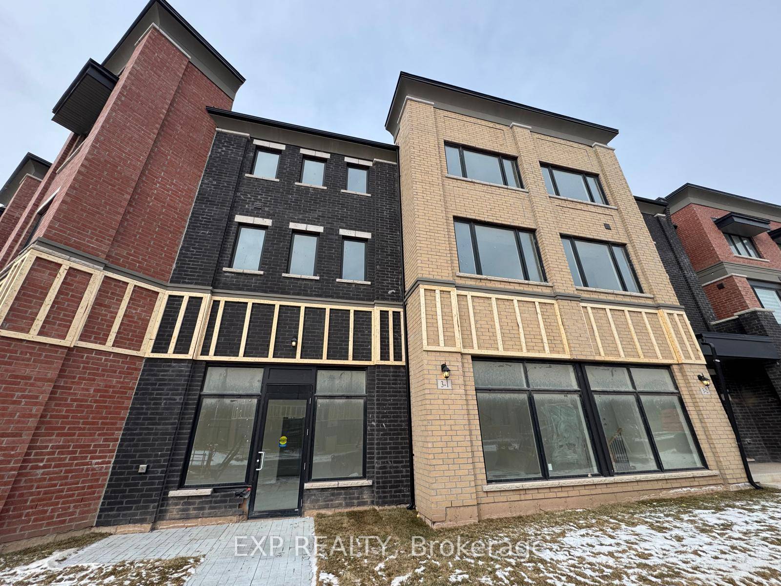Modern Fully Freehold Triplex in North Oakville !