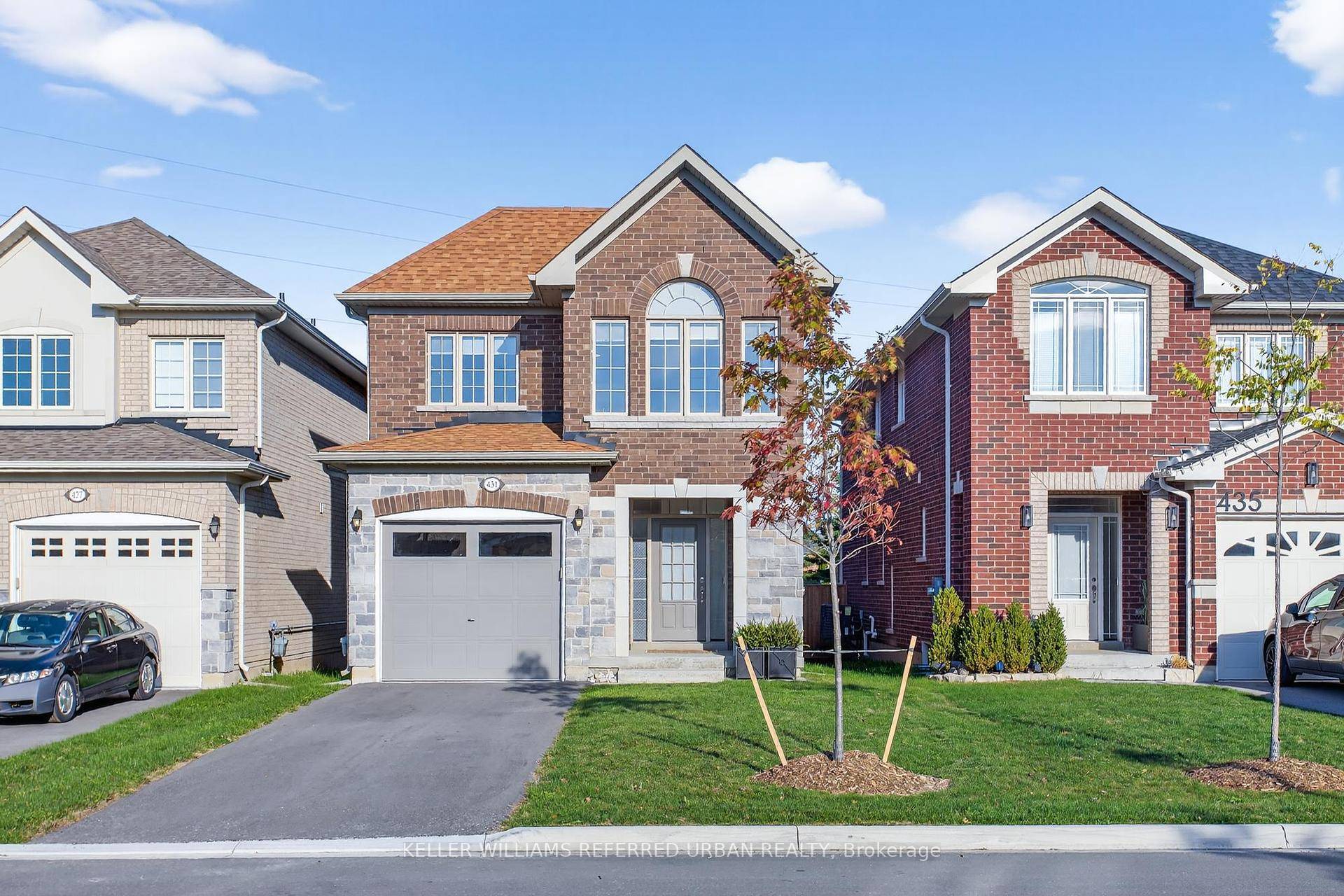 This 6 year old, 2, 005 sq.