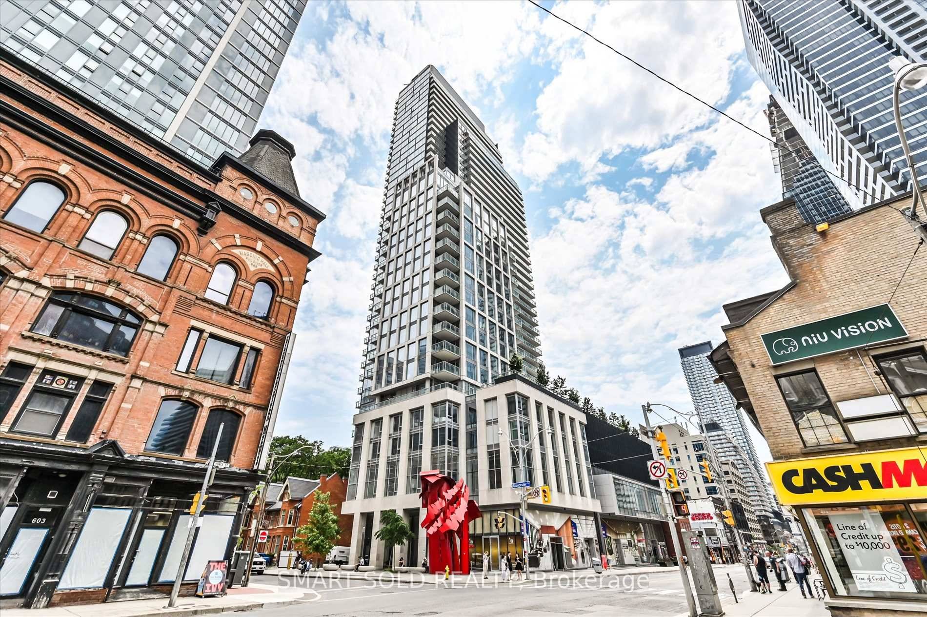 Stunning one bedroom plus den high level suite in The Gloucester On Yonge luxury at its best, excellent location.