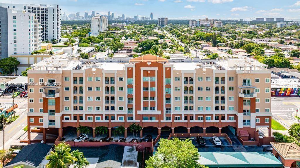 Beautifully updated 2 bedroom and 2 full bathroom condo in the very desirable Shamrock by the Gables.