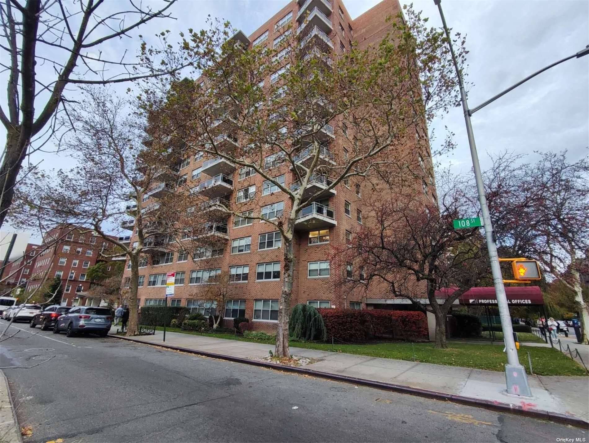 Sponsor unit no board approval Command rent 2900 Month Jr4 2Br unit w large terrace High floor w SE exposures Central AC heat Maintenance includes gas, heat, hot water 24 ...