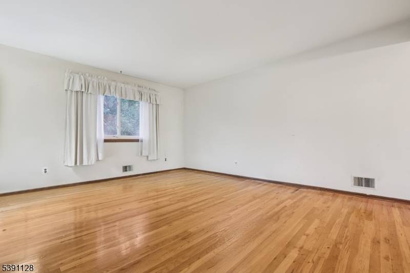 Here's your chance to create the home you've always envisioned.