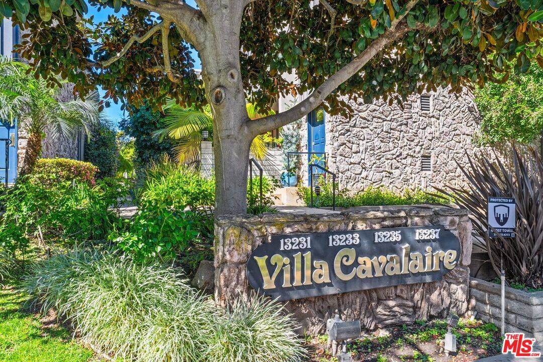 13231 Fiji Way 2BR Marina Del Rey La