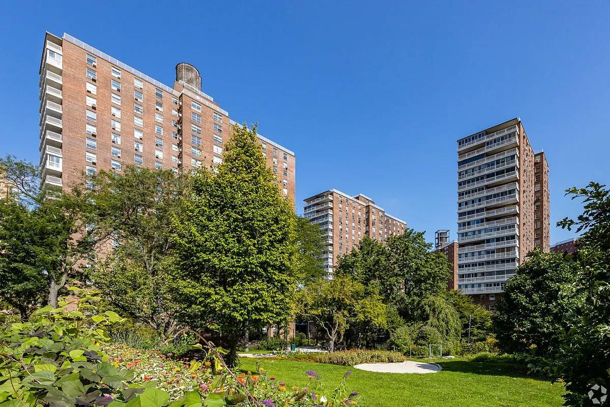 Best Deal on The Upper West Side Motivated Sellermotivating price !