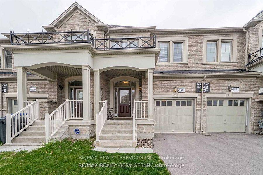 Absolutely Gorgeous Town House On The Mississauga Border With Hardwood T O Main, A Modern Espresso Kitchen Cabinetry With Granite Countertops Stainless Steel Appliances Pot Lights amp ; More Walkout ...