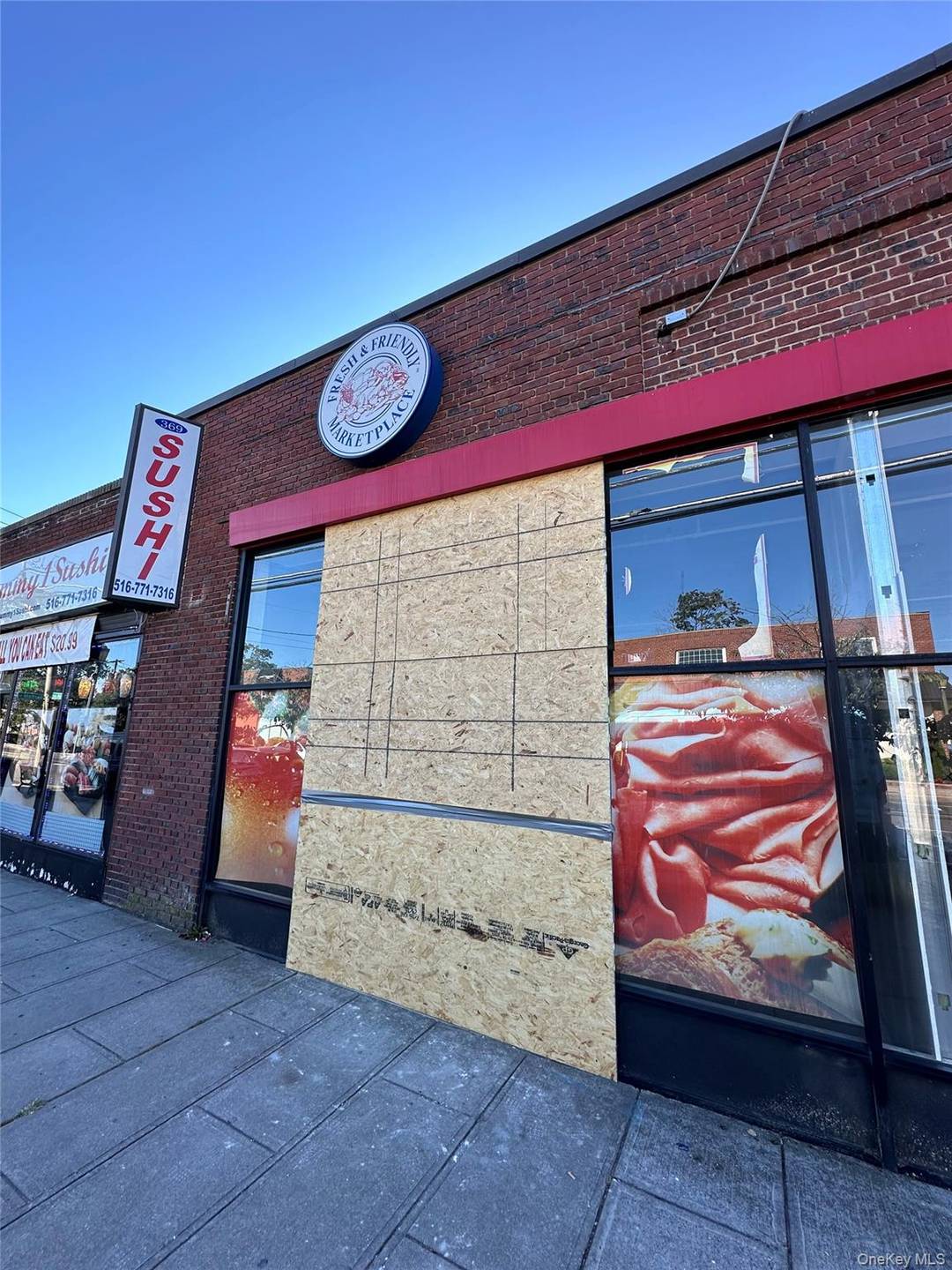 Prime Merrick Avenue location !