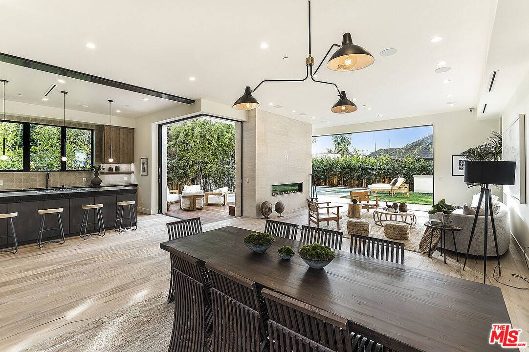 8566   Colgate Ave 4BR Beverly Grove La