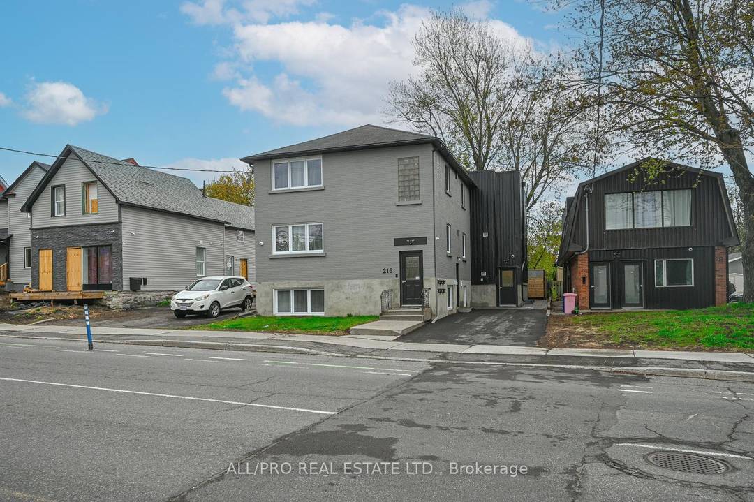 Exceptional investment opportunity in the heart of Vanier.