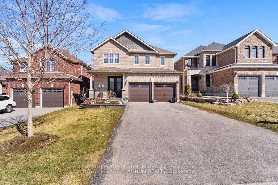 Welcome to 52 Jewel House Lane, located in the highly sought after community of Innis Shore.
