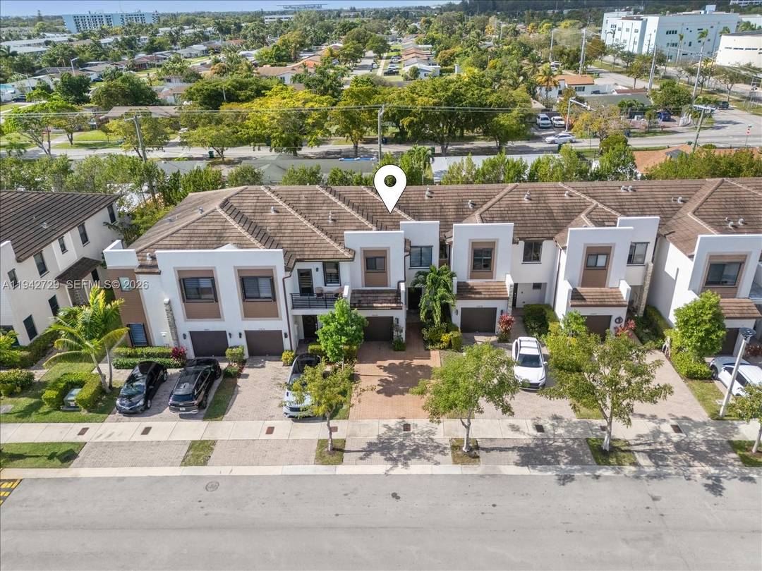 Welcome to this spectacular 3BR 2.