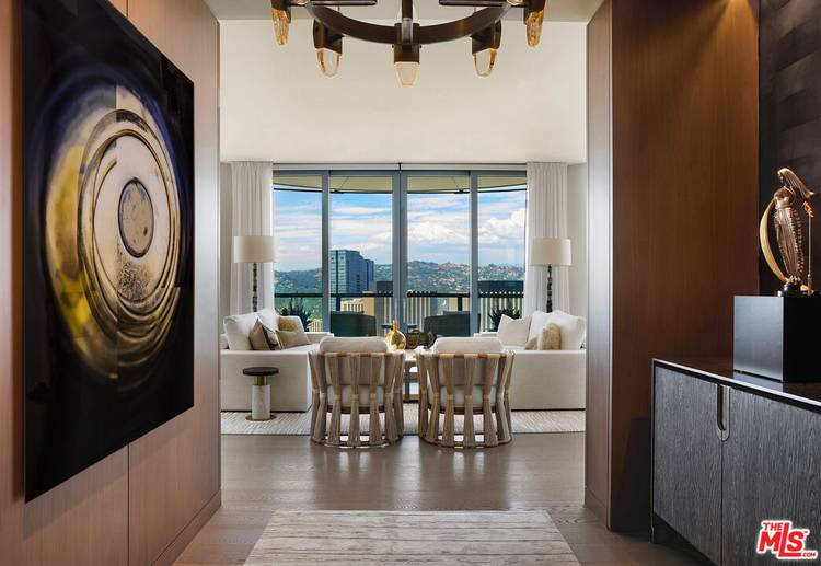 211 1/2 W Elm Ct 1BR Beverlywood La