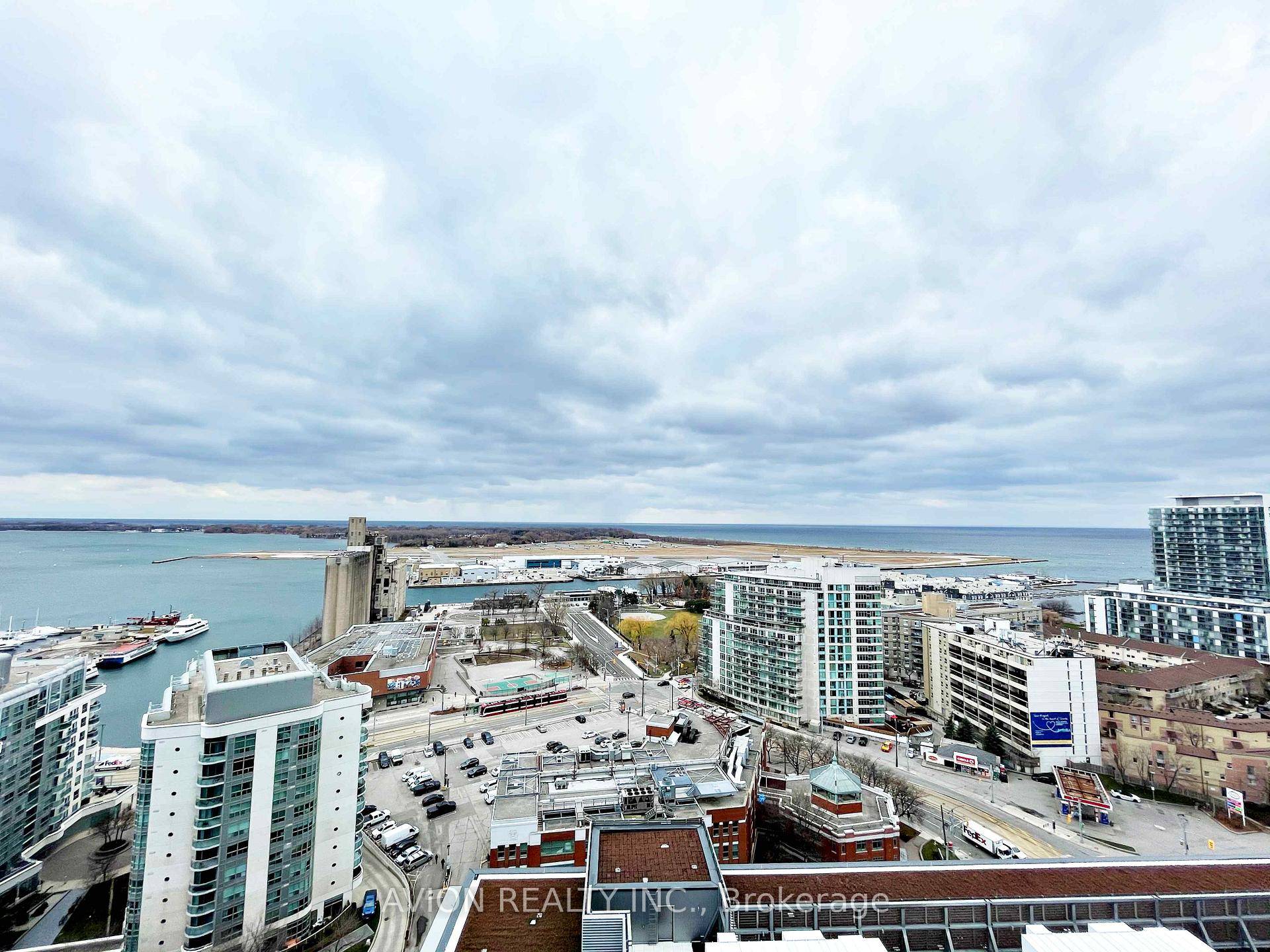 Embrace The Contemporary Charm Of The Lakeshore Condos, Boasting A South Facing Orientation That Floods The Space With Natural Light And Offers A Captivating Lake View.