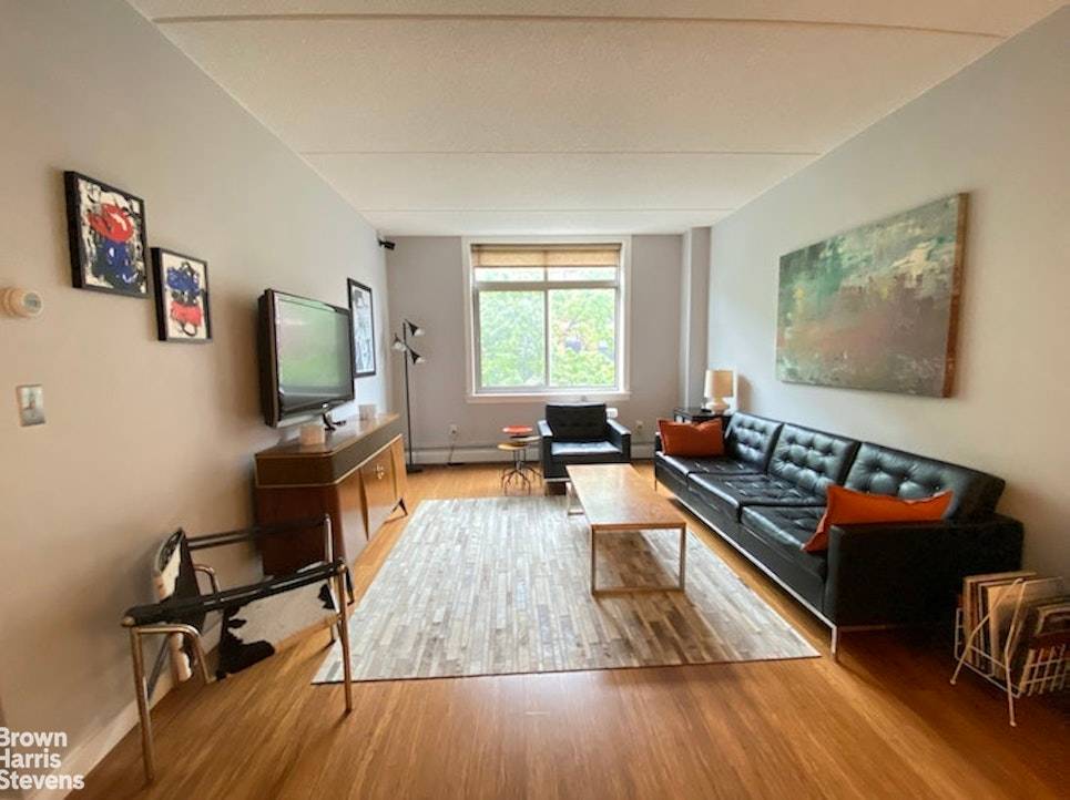 Just Listed 2 Bed 2 Bath at The Sutton Bright and sunny south facing 982 square foot 2 bedroom, 2 bath with treetop views from this 4th floor renovated apartment.