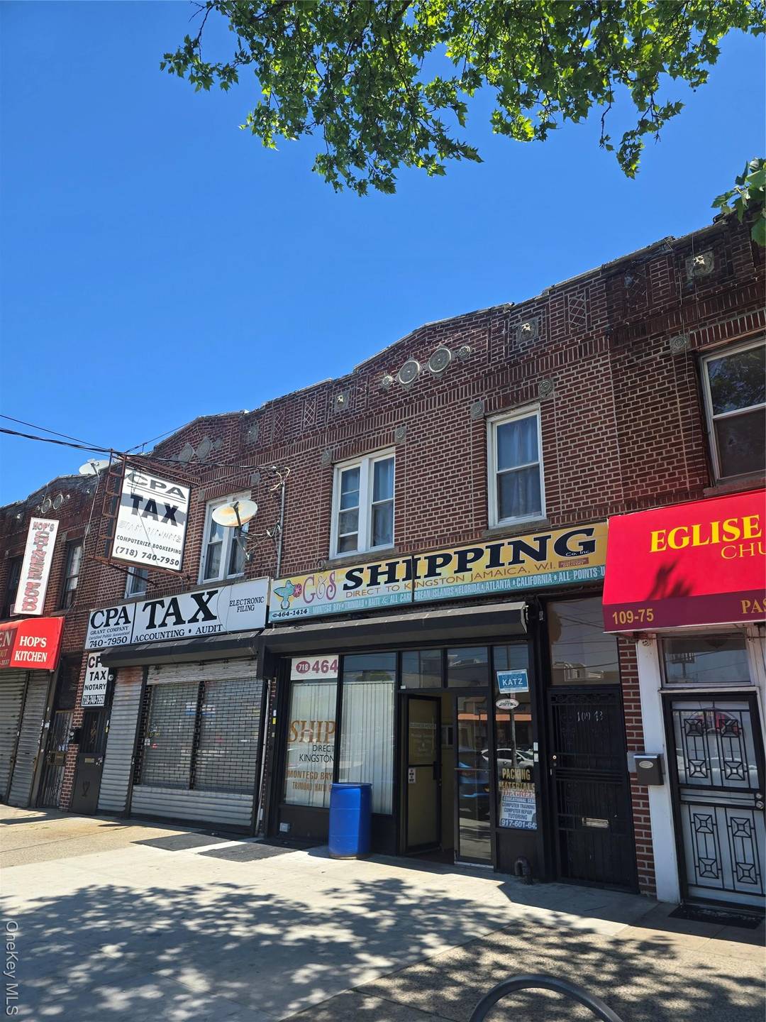 Prime area for any professional business on Francis Lewis Blvd, a perfect opportunity to own this Mixed Use property in the heart of Queens Village business district !