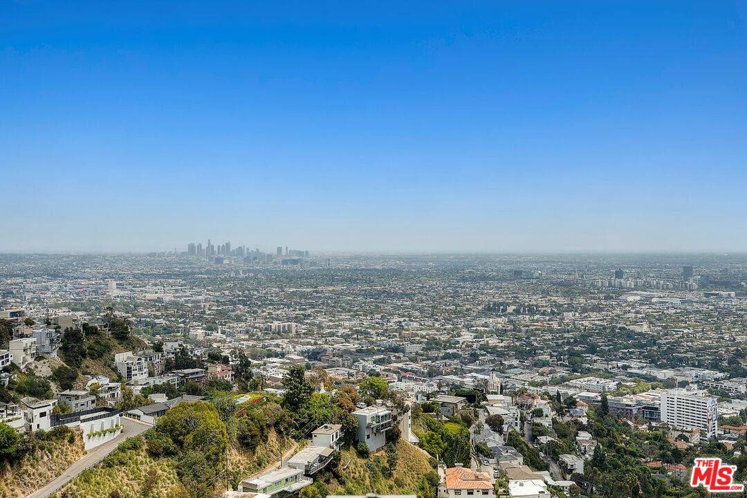 2  Bode Dr Sunset Strip La