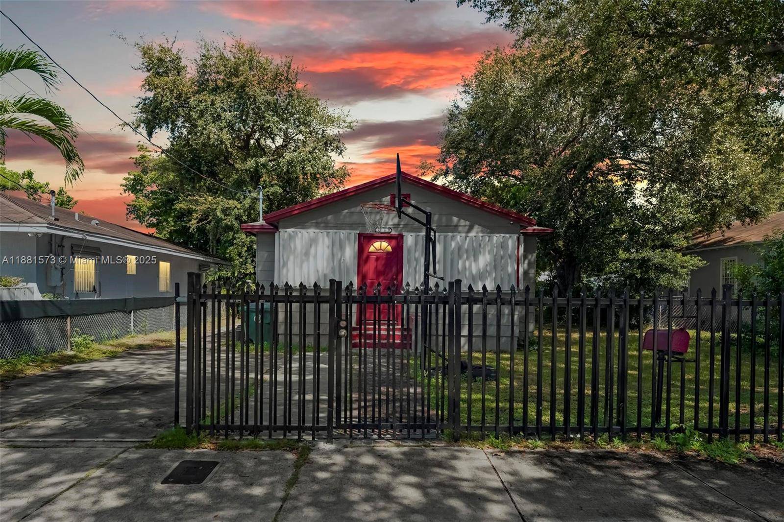 Investor s Dream in Liberty Square Flip or Hold !