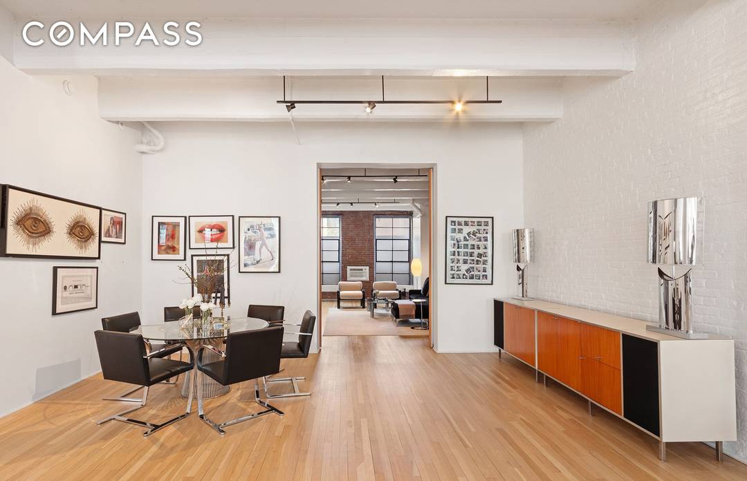A well proportioned loft set in one of downtown s most connected and sought after locations, where Soho, Tribeca, and the West Village meet placing top dining, shopping, transportation and ...