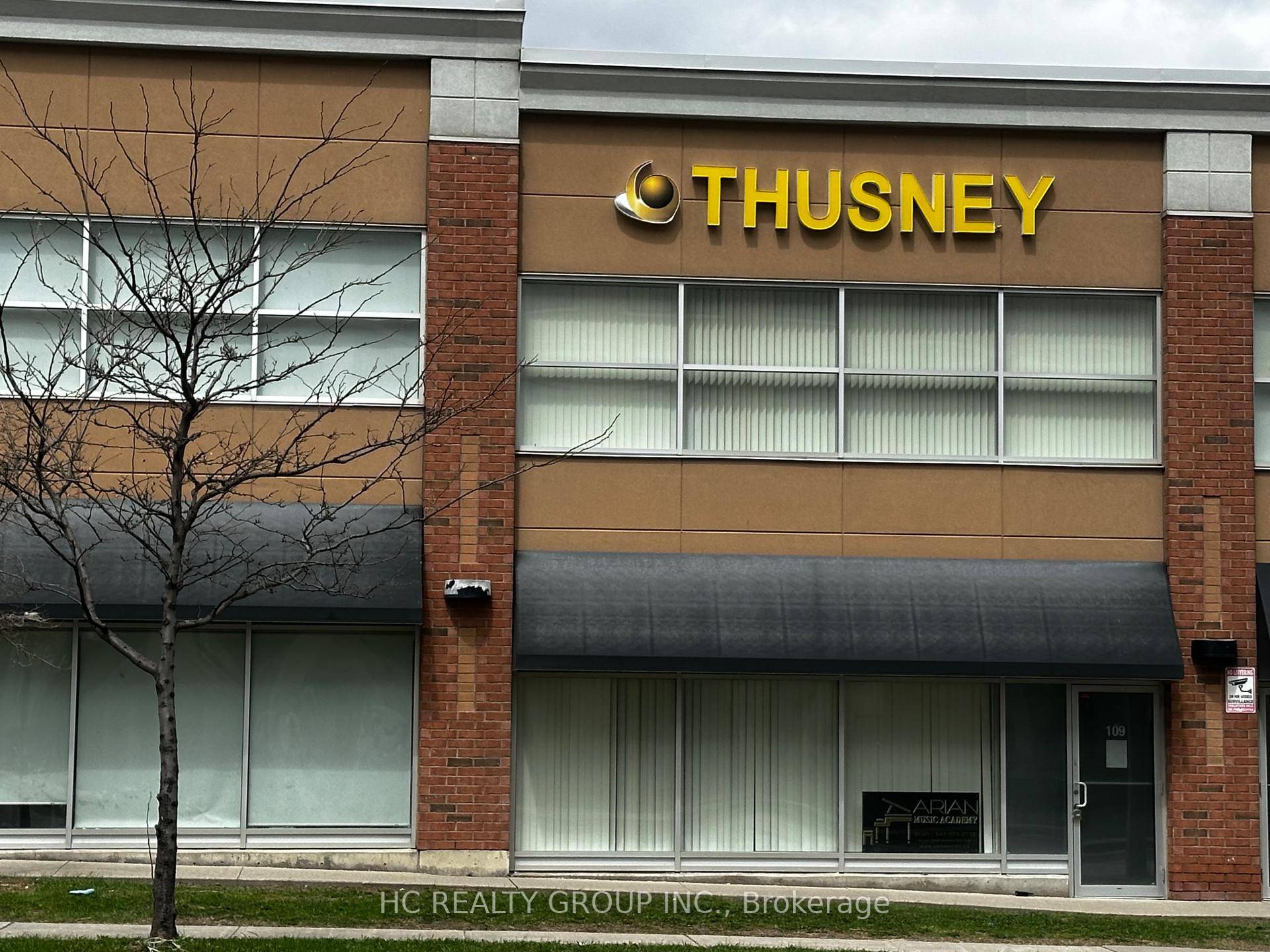 Don't miss this attractive, high potential commercial opportunity !