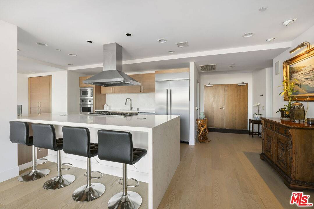 13650 Marina Pointe Dr 2BR Marina Del Rey La