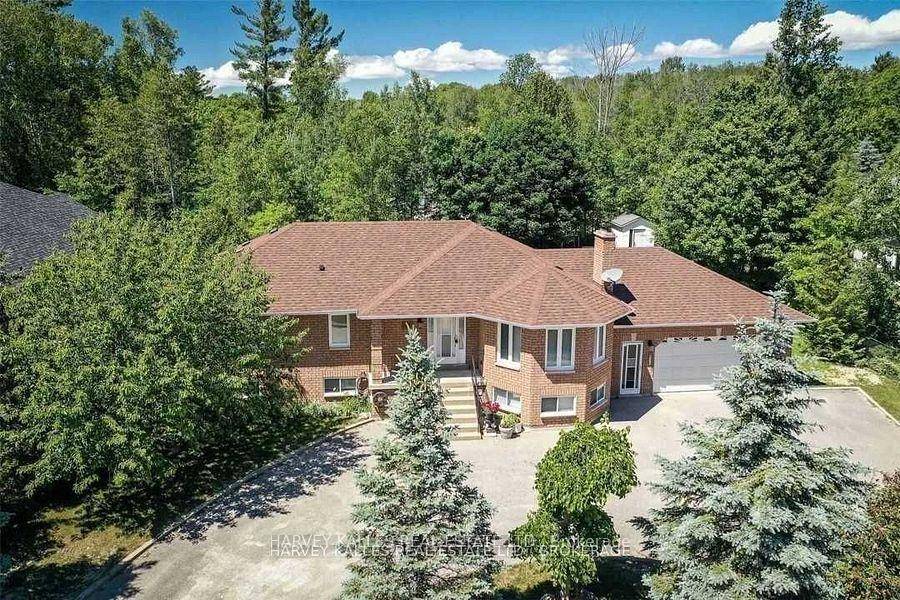 Spectacular Custom Built Bungalow In Allenwood Beach Area.