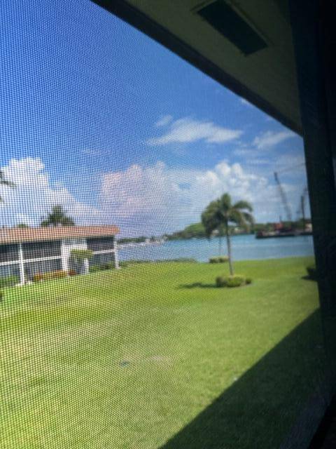 Stunning waterviews and of the historic Jupiter Lighthouse !