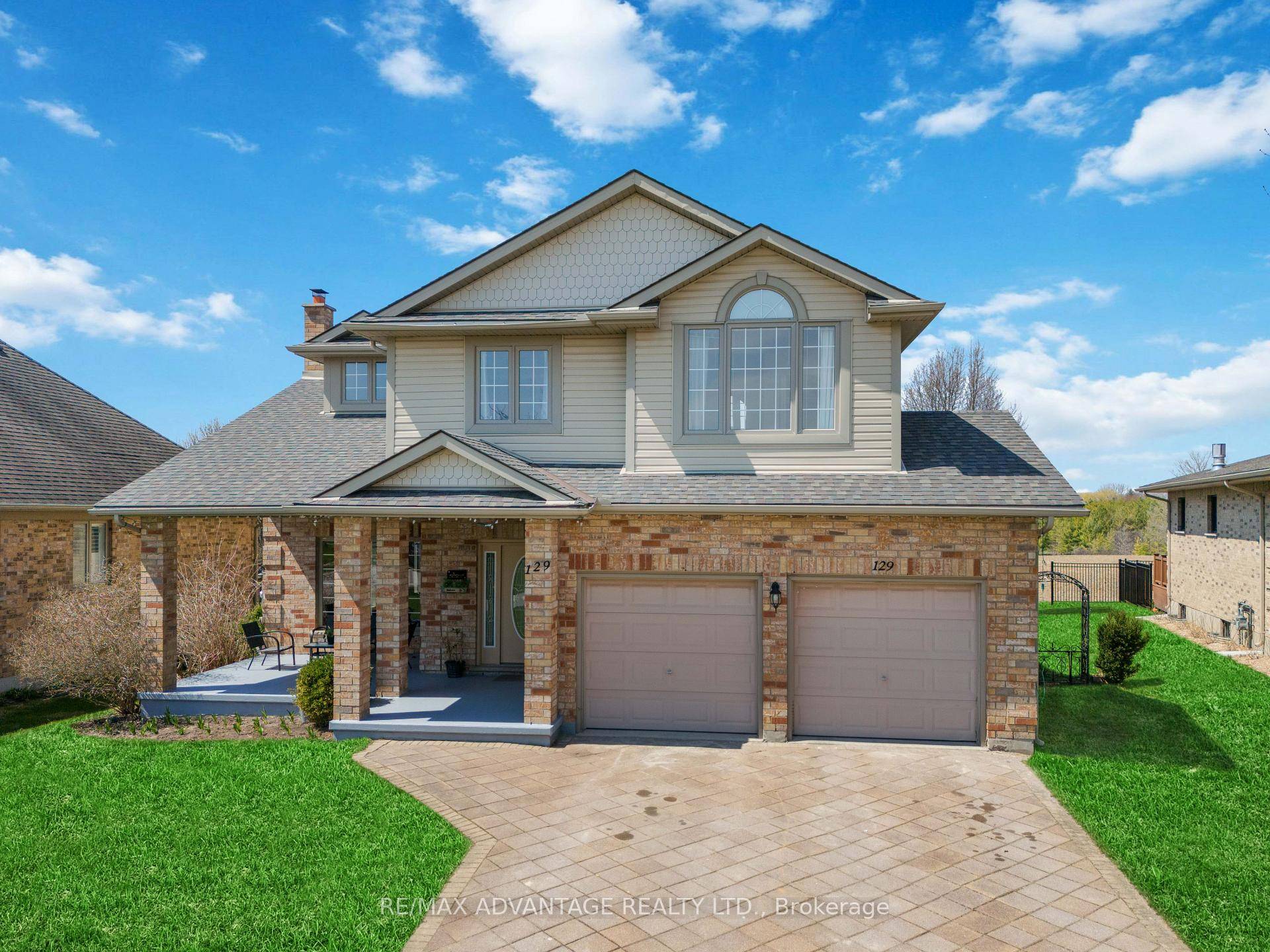 Welcome to your perfect family home in a prime residential neighbourhood !