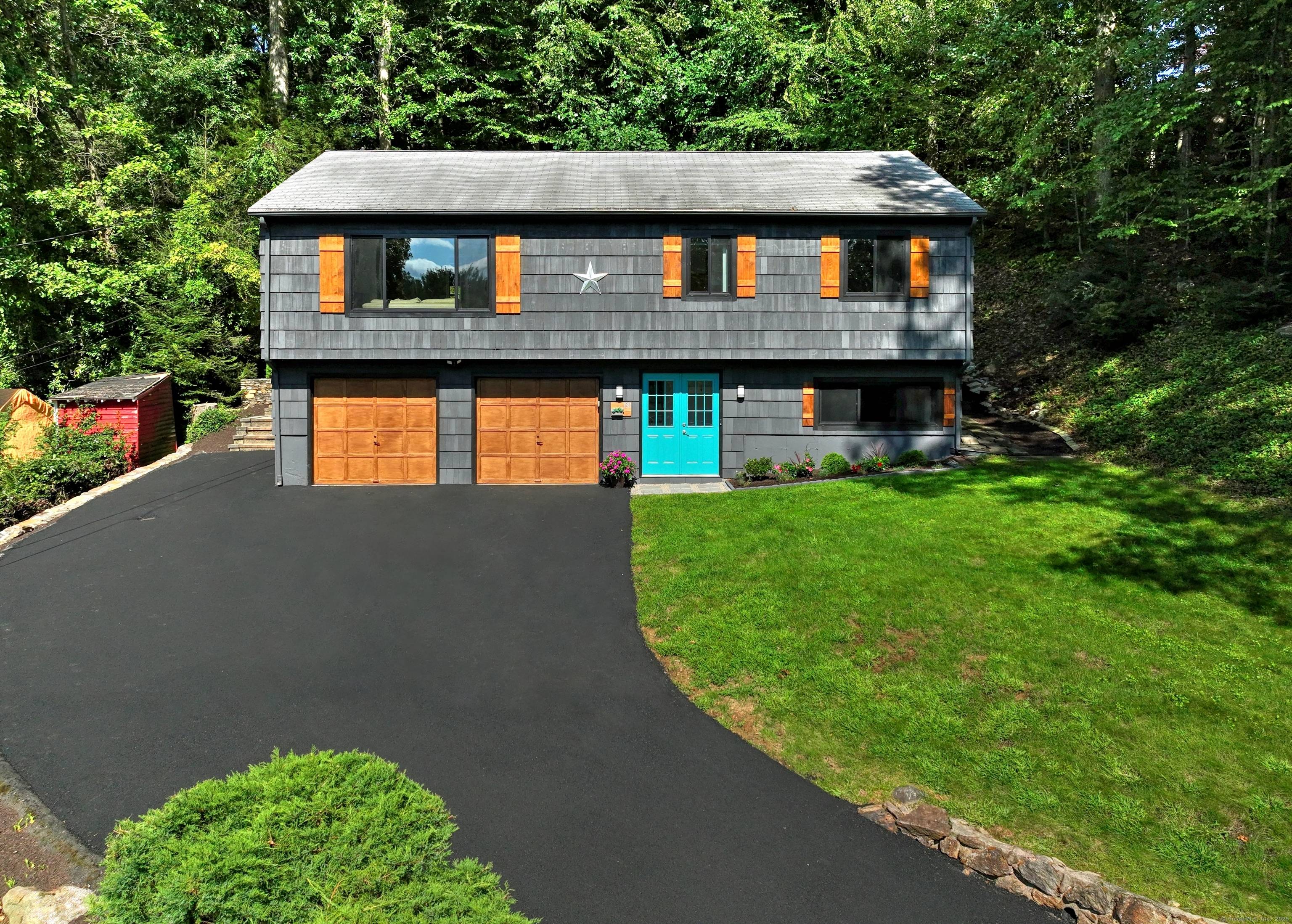 Discover the charm of lakeside living at Pinewood Lake !