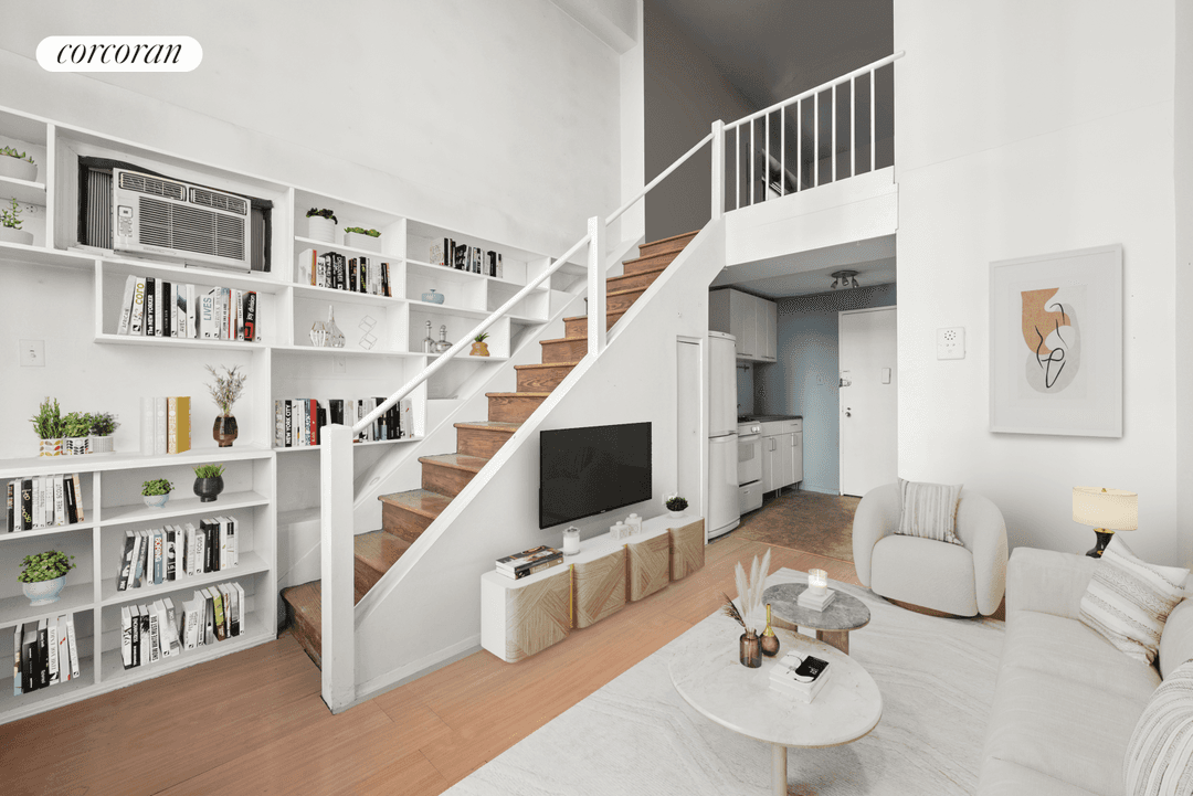 DUPLEX with 16 ft ceilings.