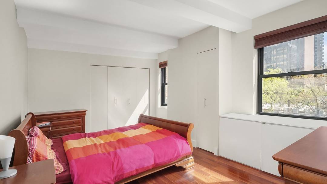 This very cheerful loft like pre war one bedroom, located in the residential section of Turtle Bay, is housed in a co op building that once was a seminary built ...