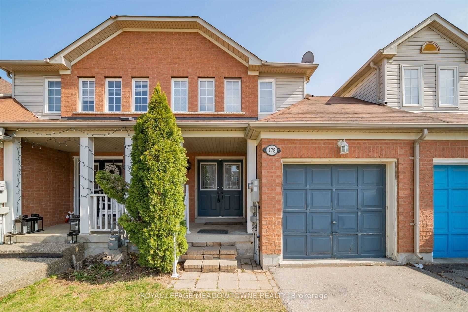 Freehold townhome with no maintenance fees !