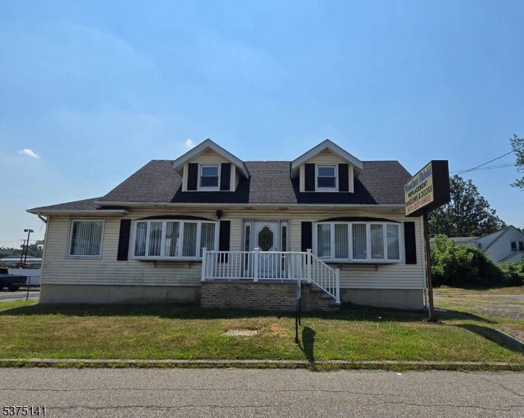 Incredible Redevelopment or Investment Opportunity !