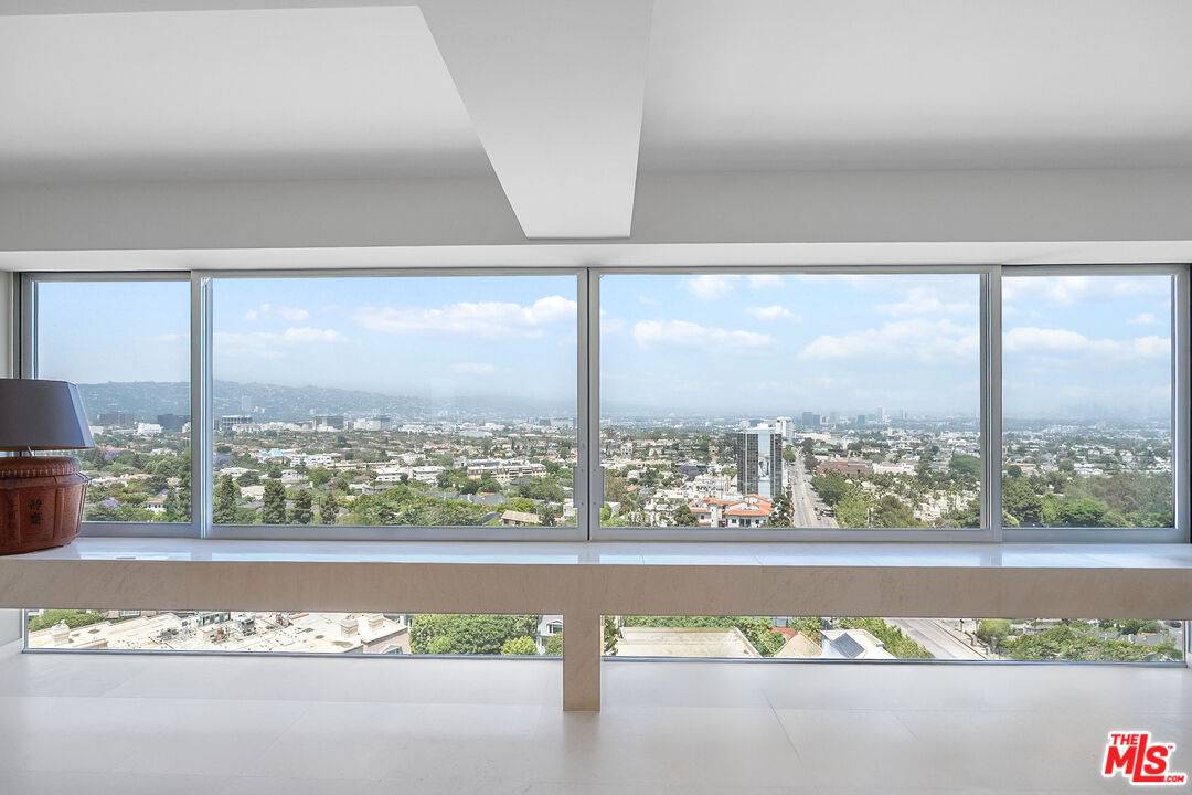 2222   Avenue Of The Stars 1BR Beverlywood La