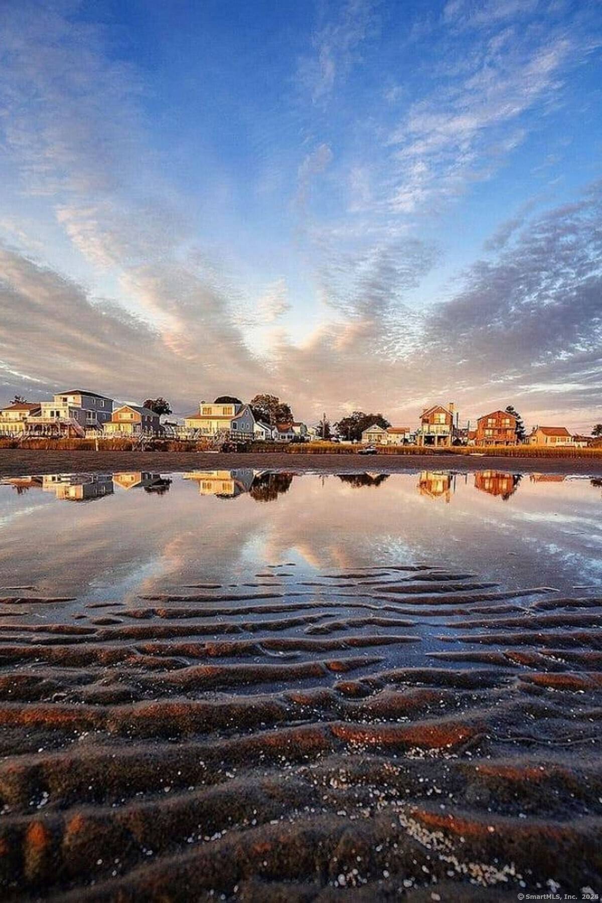 Looking for that perfect seaside beach house for the family vacation this summer ?