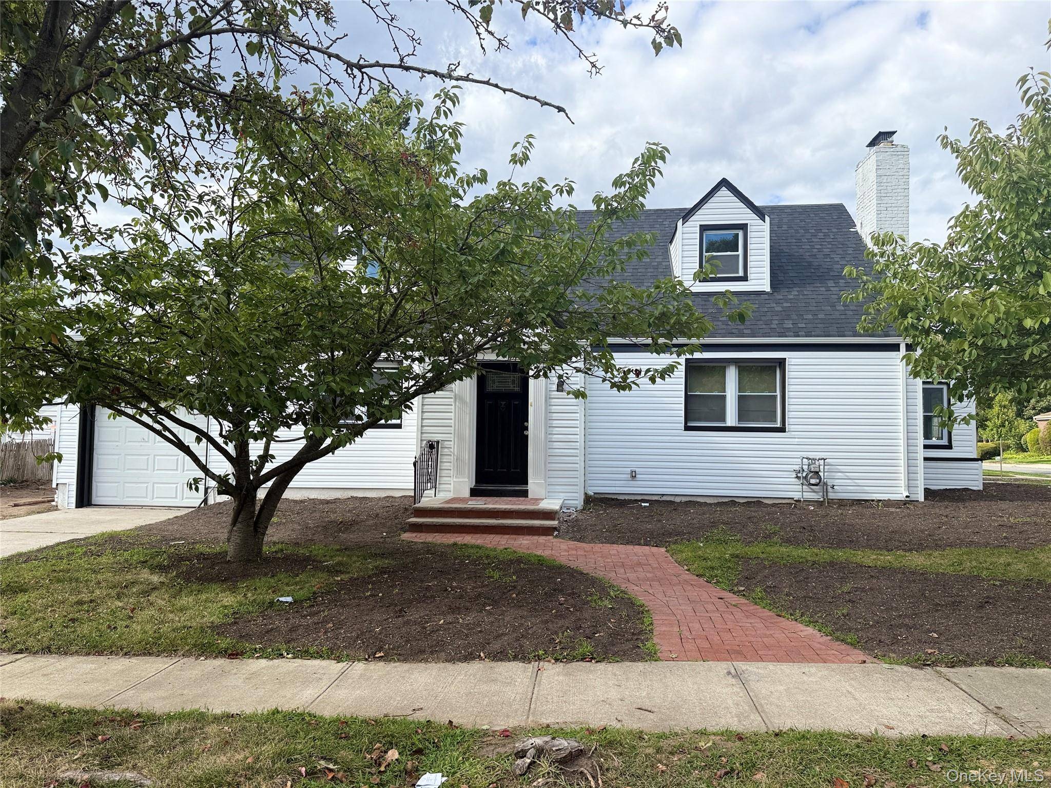 This newly fully renovated in the heart of Malverne features 4 spacious bedrooms, 2 full bathrooms, new Roof, new siding, brand new kitchen with Quartz countertops, and stainless steel appliances, ...