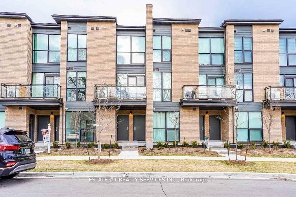 Renting SECOND BEDROOM Upper AND THE SEPARATE 3Pcs WASHROOM Upper Separately in a 3 Bedroom 3 Full Washroom unit.