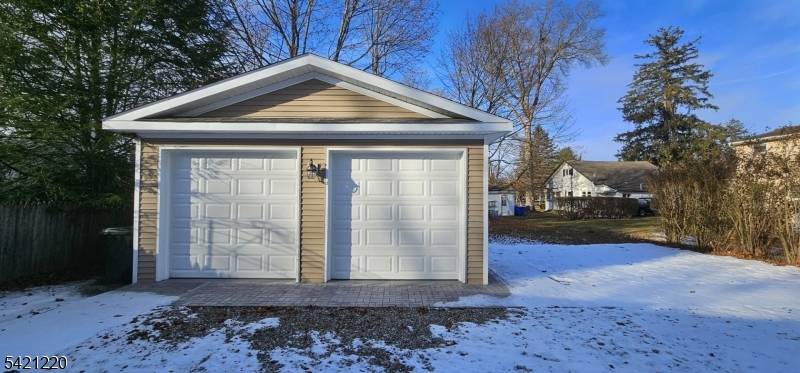 Beautiful New Construction, 4 bdrm's with 3 full baths, Wonderfully Large Open Gourmet Kitchen with Granite Center Island Countertops 2 Ovens !