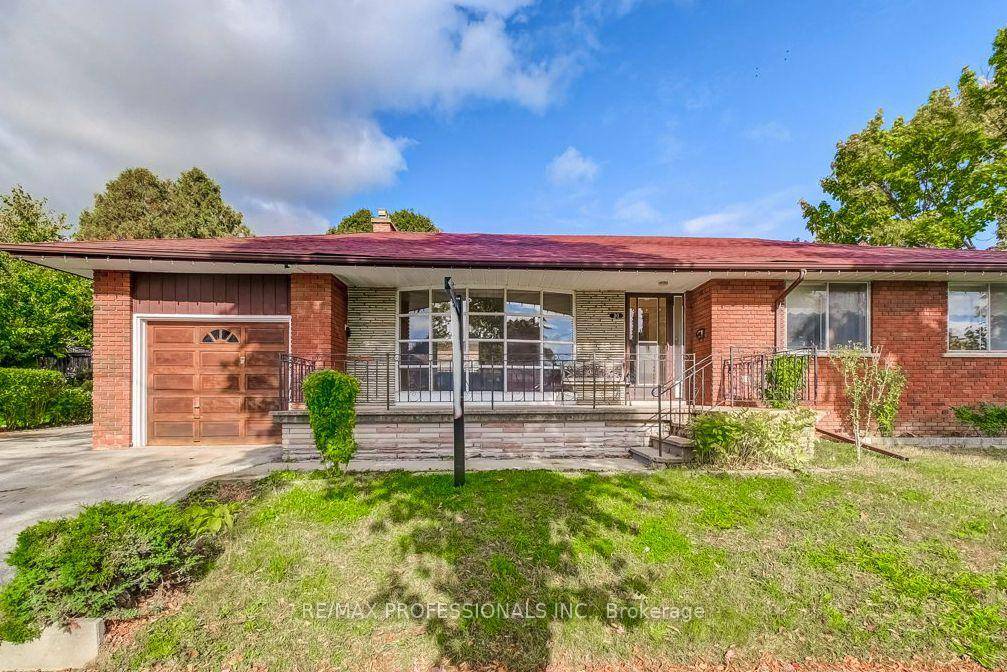 Rare Opportunity, first time for sale since 1972 !