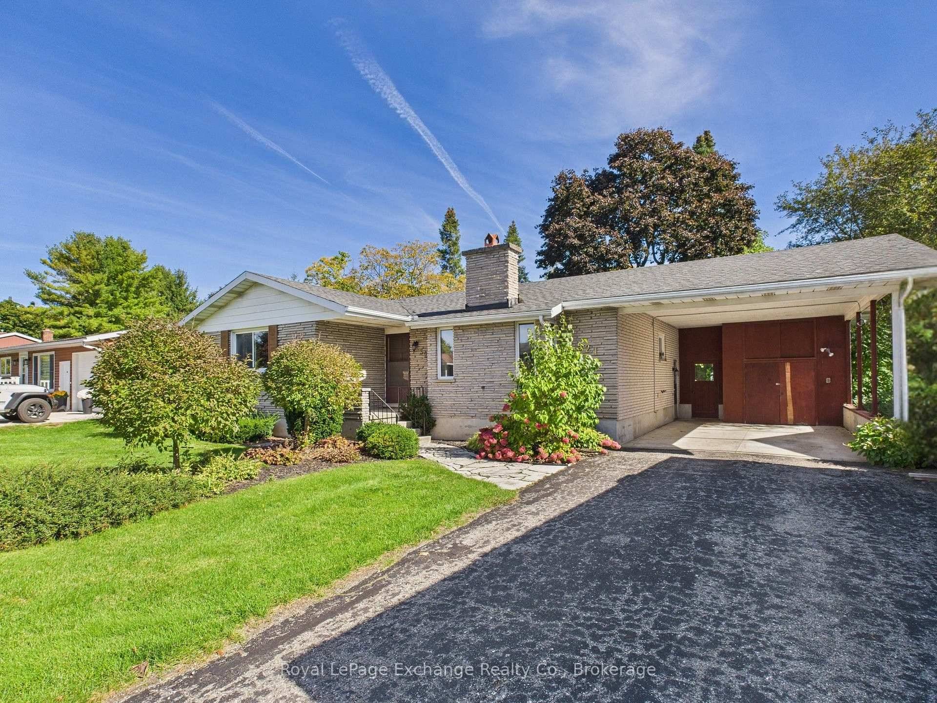 Welcome to 521 Shuter Street in Wingham, a charming brick bungalow nestled in a quiet, family friendly neighbourhood just steps from the baseball diamonds and community park.