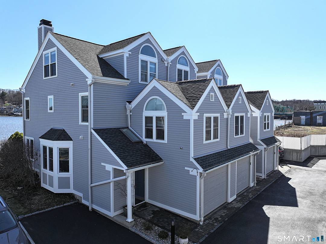 Perfectly situated along the Quinnipiac River, this 3 bedroom 2 1 2 bath townhouse blends modern comfort with coastal tranquility.