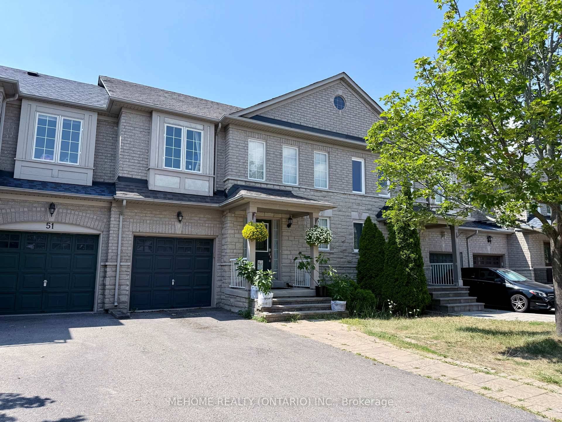 Great Location ! Practical Layout.