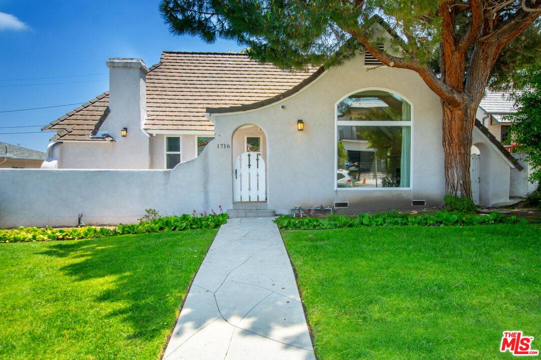 1716 S Crest Dr Beverlywood LA