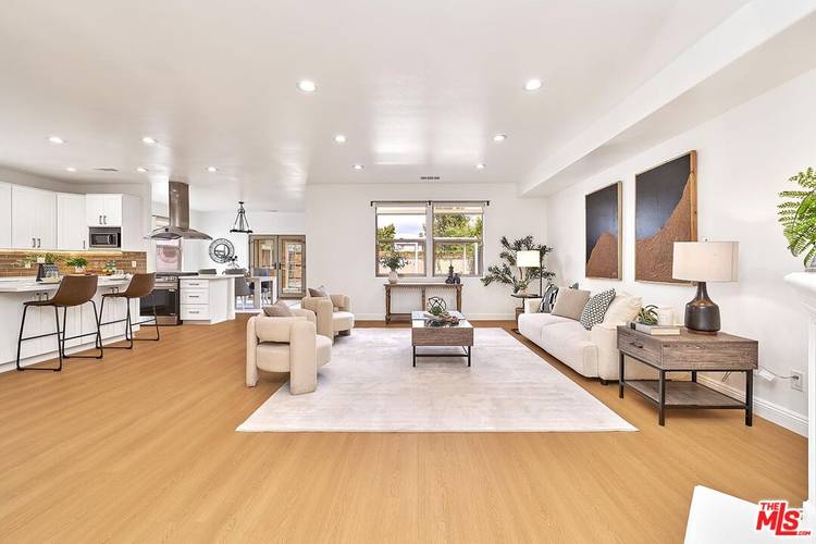 646  N Sierra Bonita Ave 4BR Hancock Park La