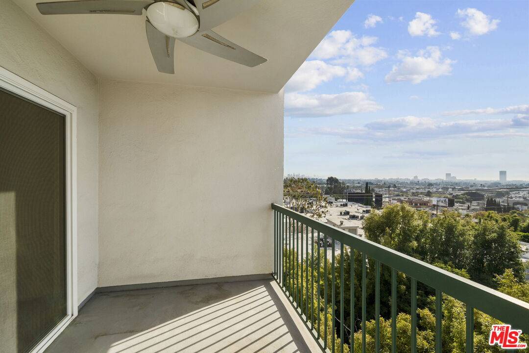 8550   Holloway Dr 2BR Sunset Strip La