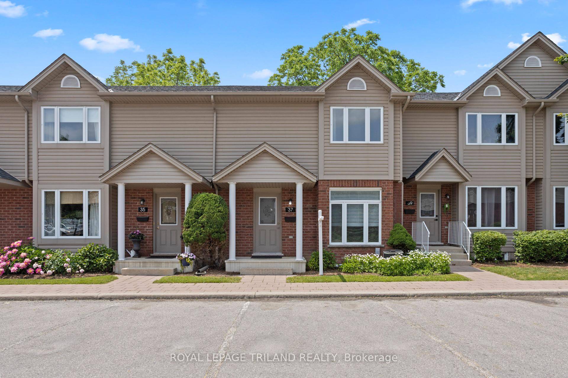Welcome to the immaculate North End condo, nestled in a quiet residential area of North London.