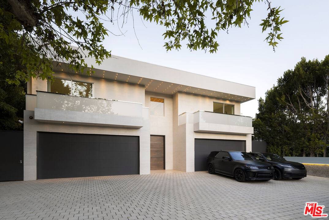 2620   Wallingford Dr 8BR Beverly Hills Post Office | B.H.P.O. La