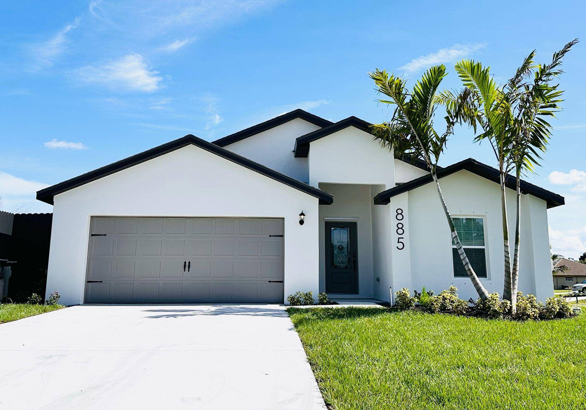 Beautiful 4 Bedroom Home on Premium Corner Lot in Port Saint LucieDiscover this stunning single family home situated on a spacious.