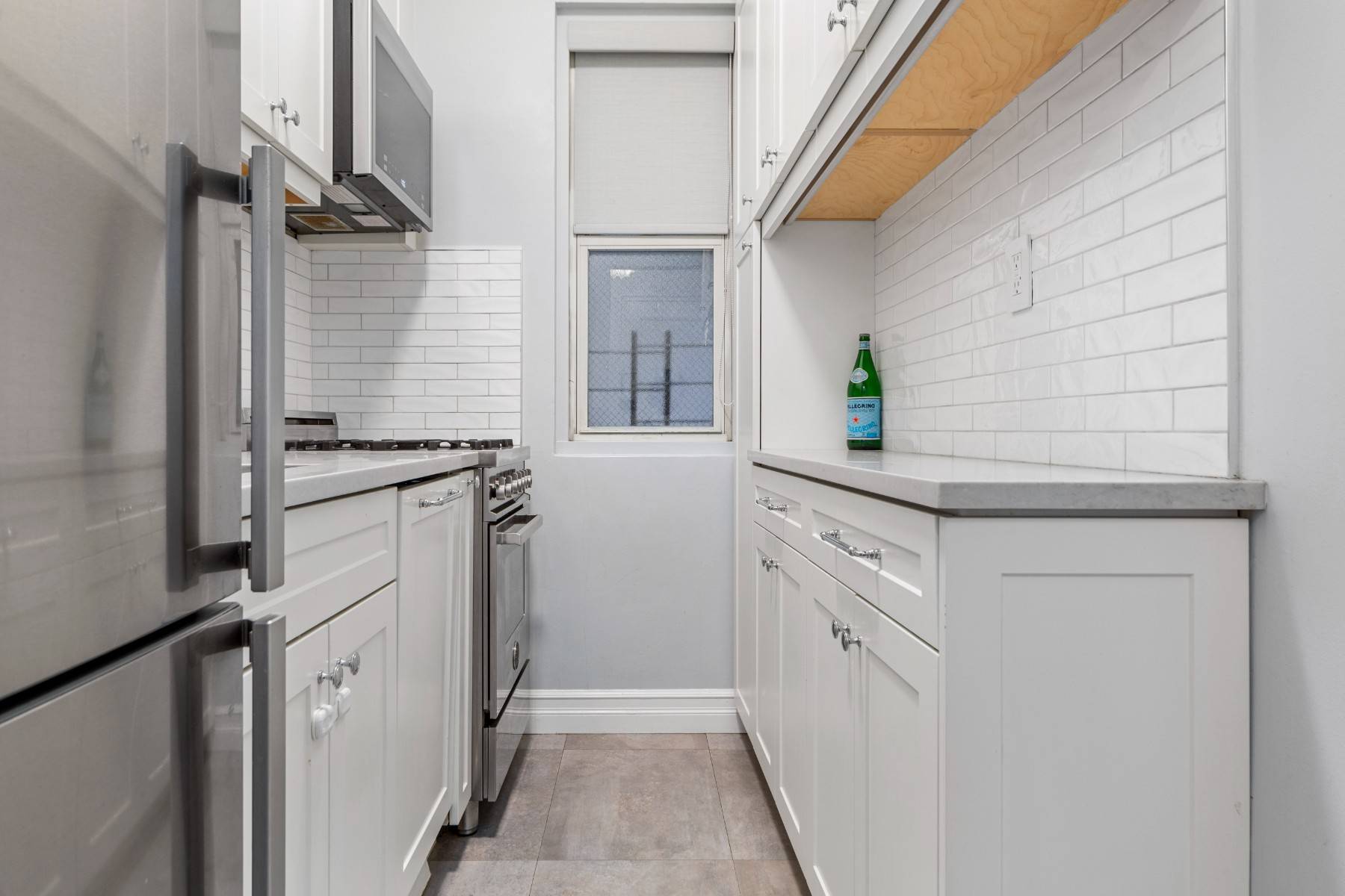 Welcome to your next home at 59 East 72nd Street 2D a one bedroom oasis in a fabulous Upper East Side location between elegant Park Avenue and chic Madison Avenue, ...