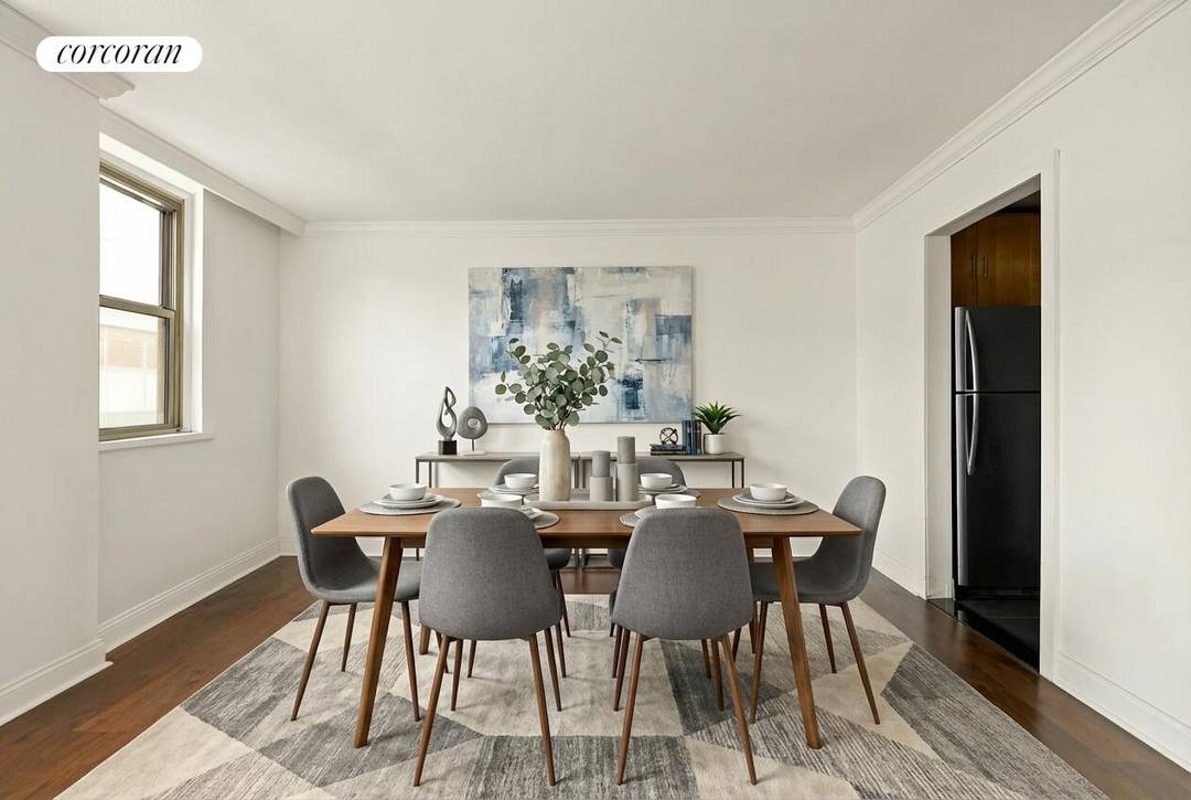 This oversized Junior 4, easily convertible to a two bedroom, is ideally located on Third Avenue in the heart of Midtown Manhattan and offers exceptional space and comfort.