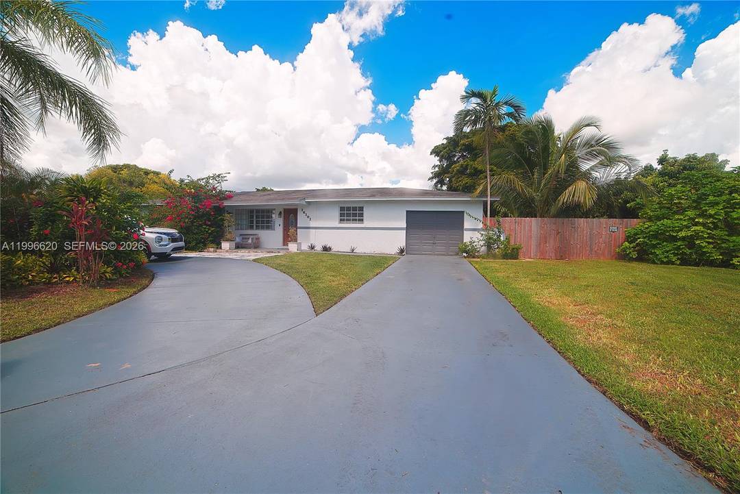 26, 500 SF, over half an acre lot, enough space for your boat, RV, motor home, and especially if you have a business, you can park all your work vehicles ...